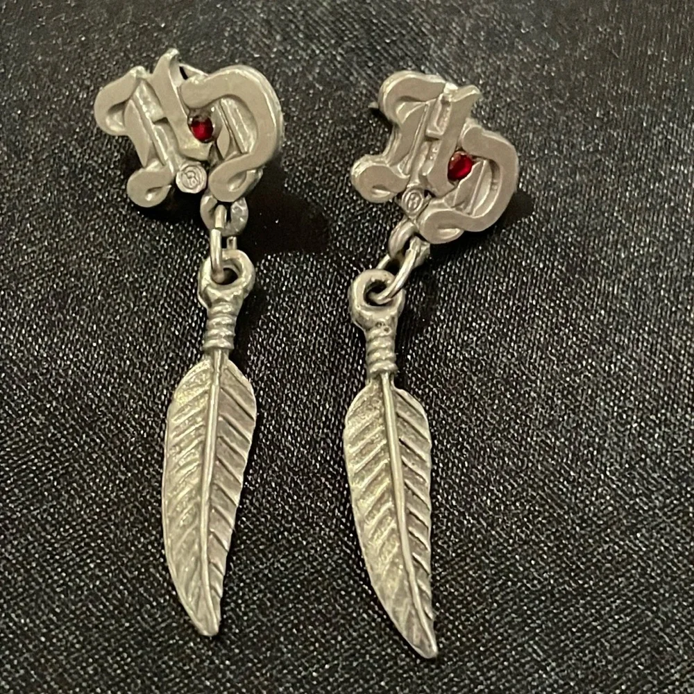 Harley Davidson Red Stone feather silver tone earrings
